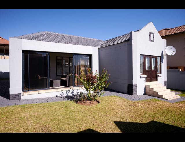 2 BEDROOM CLUSTER FOR SALE IN NOORDWYK